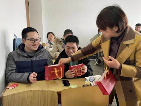 ed858ec63495e8f5bf6b0f31aa4423b